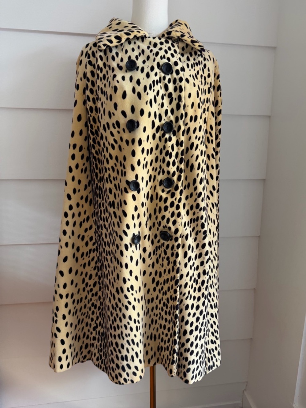 Vintage Cheetah Print Cape Travelcoats by Naman Leopard Print Glam - Picture 2 of 10